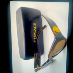 Versace sun glasses perf condition